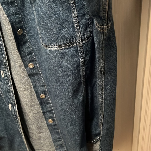 Levi’s Women’s red tag button down denim shirt size Large - Picture 8 of 16